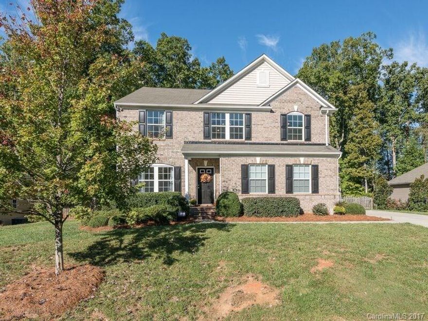 Spacious newer construction home in Rosedale of Lake Wylie features an open floor plan complete with home office, dining room, and family room. Kitchen with breakfast nook & work island is open to the sunroom overlooking the deck/backyard. Upstairs you will find generous size secondary bedrooms, large open loft & Owner's retreat with his & her closets, House is freshly painted with brand new carpet upstairs. Extra large back yard with fencing and trees, perfect for entertaining!