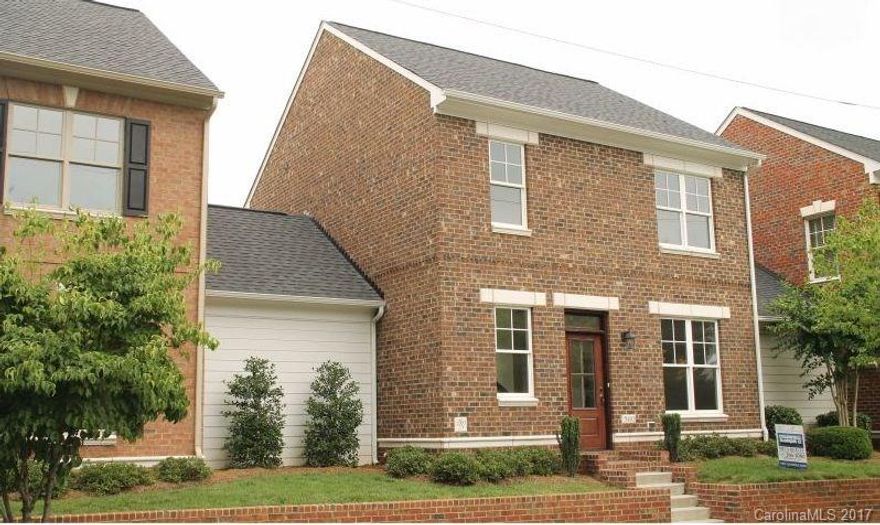 QUALITY MEETS CONVENIENCE. Enjoy carefree living less than one mile from Belmont's sought after Downtown! The Belmont Reserve community is 15 minutes from the Charlotte Douglas airport and 20 minutes to downtown Charlotte. Live where you play with Lake Wylie and the National White Water center just minutes away. Great included features: brick exterior, granite counter tops in kitchen & full bathrooms, hardwood through out main level, stainless appliances, garage, courtyard. Must see!