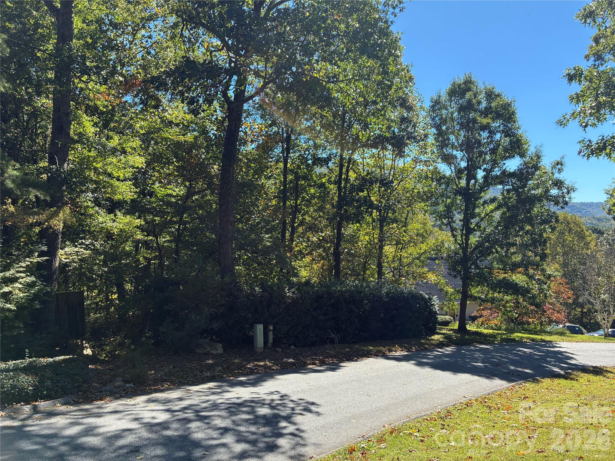 99999 Cliffview Drive