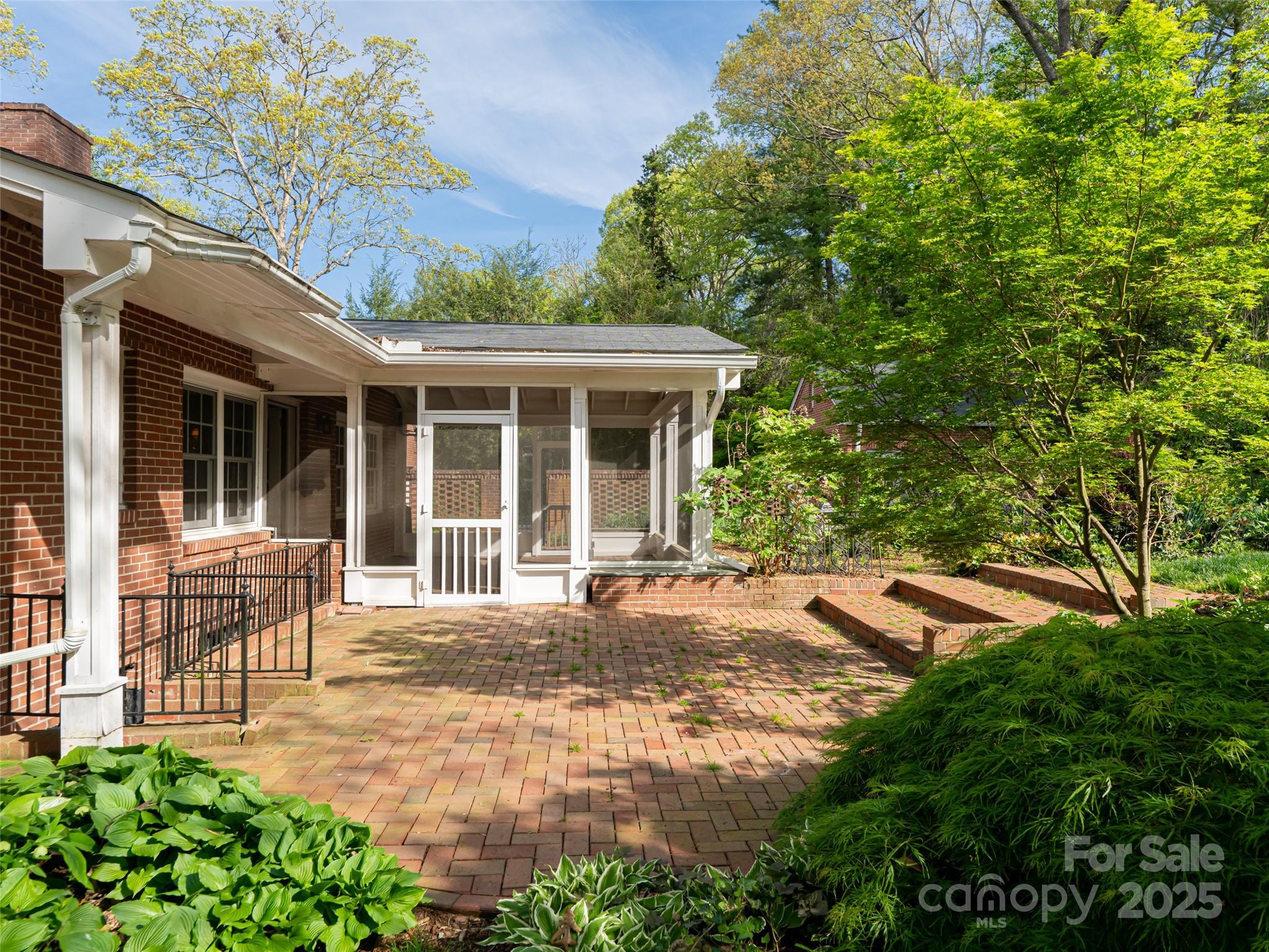 10 Stuyvesant Road
