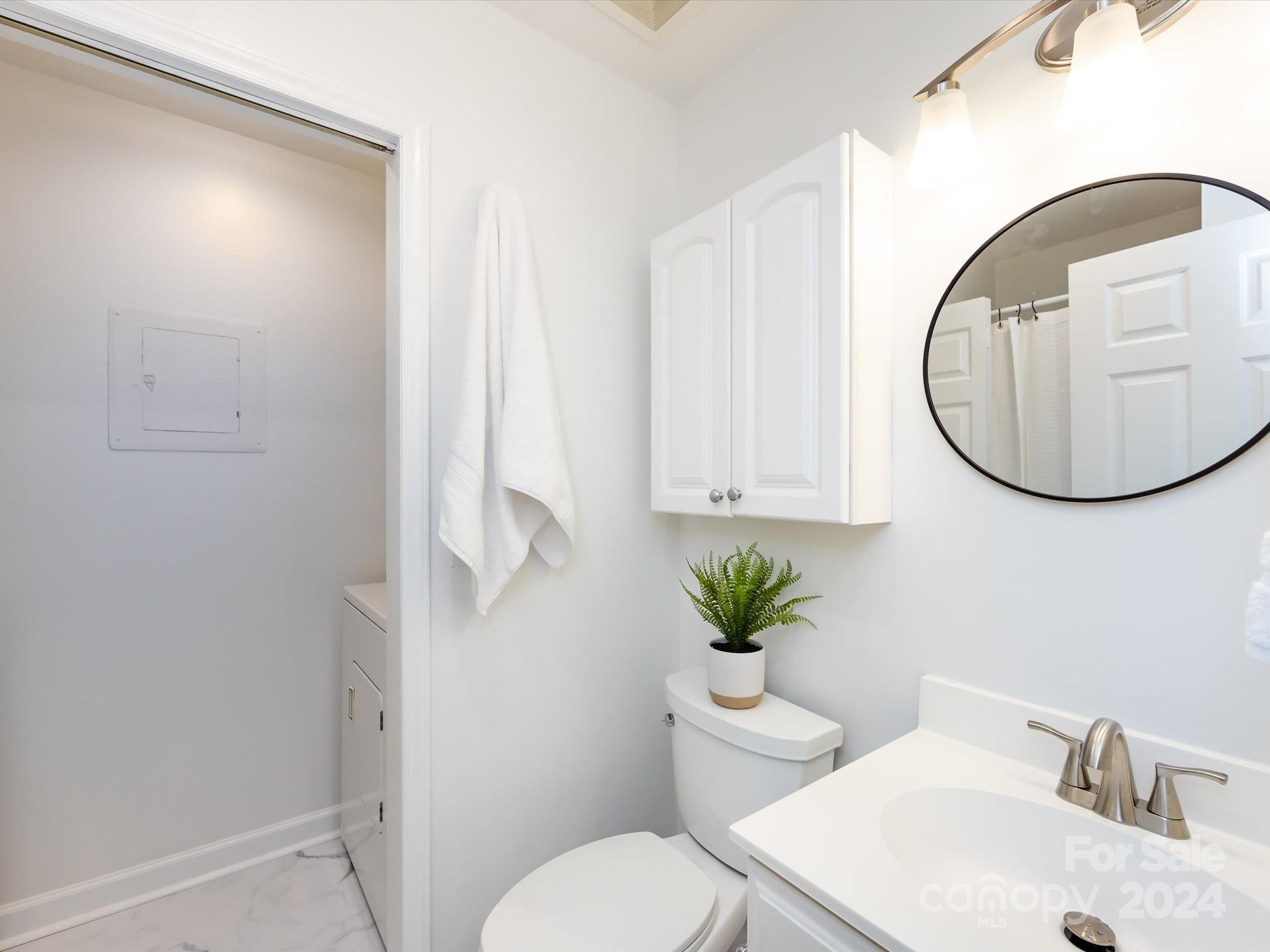 601 Queens Condominiums - Residential