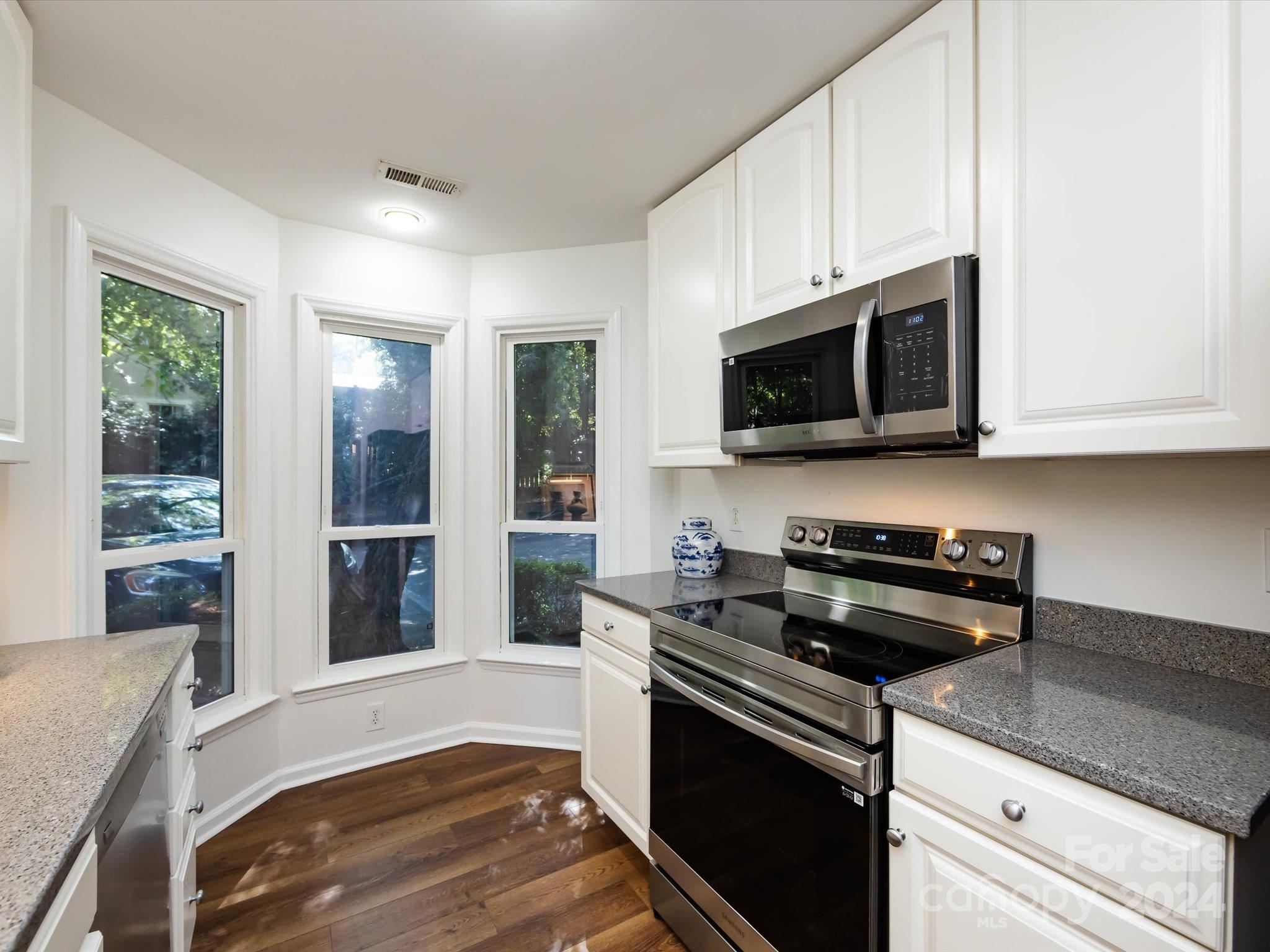 601 Queens Condominiums - Residential