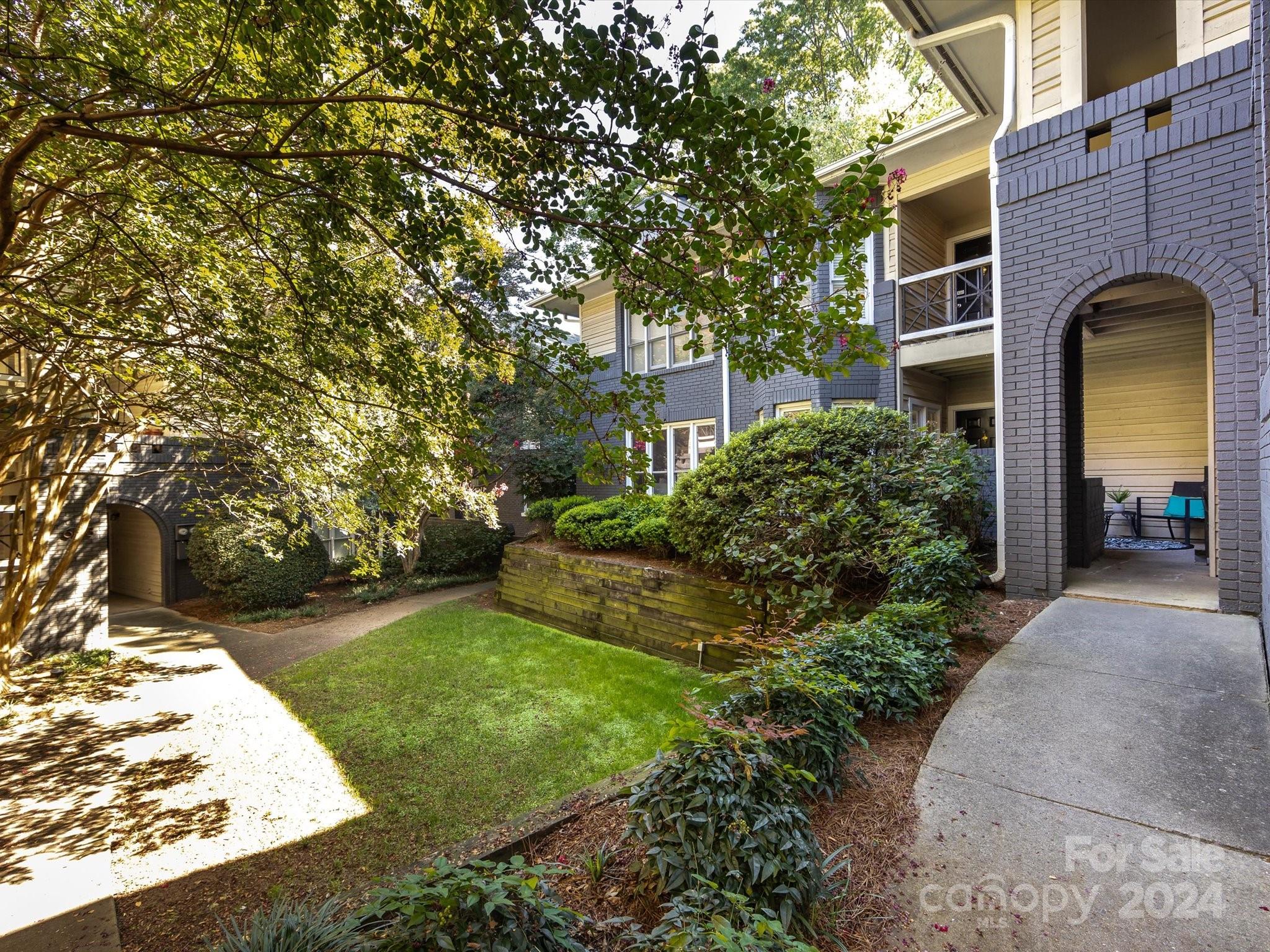 601 Queens Condominiums - Residential