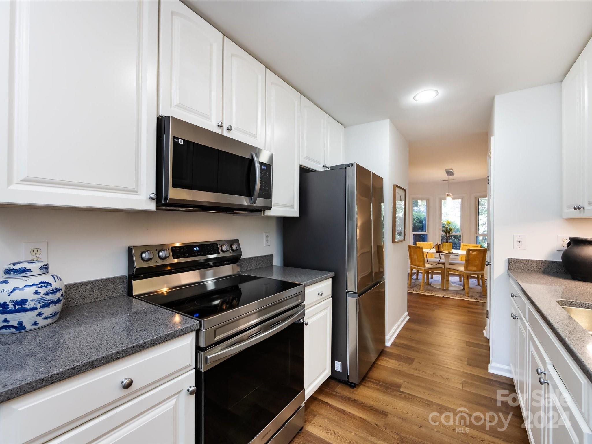 601 Queens Condominiums - Residential
