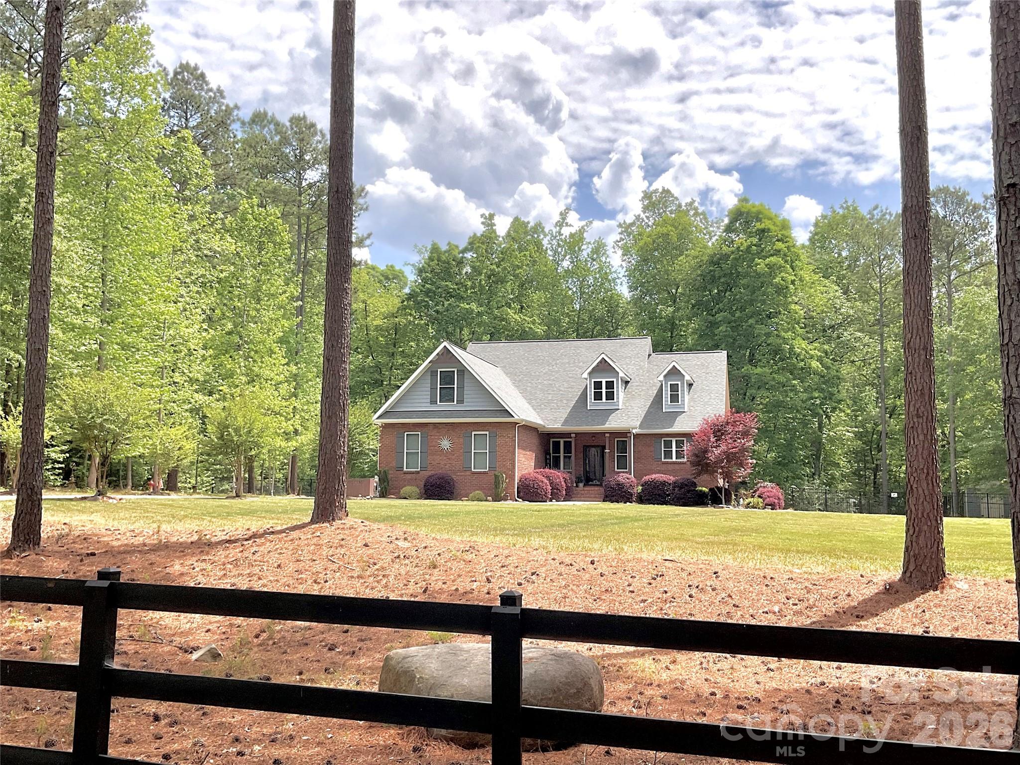 Henrys Glen - Residential