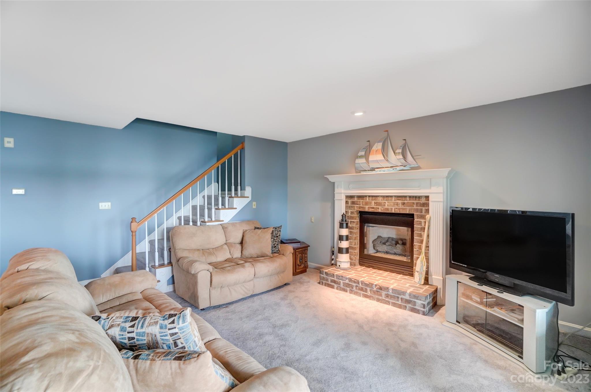 Tega Cay - Residential