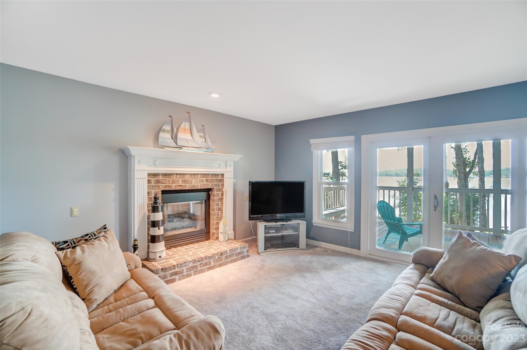 Tega Cay - Residential