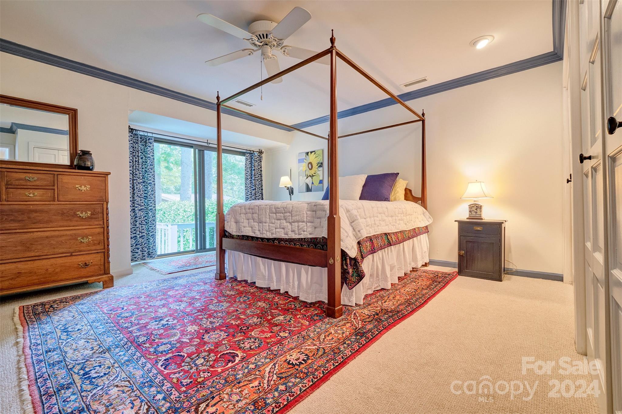 RIVER HILLS - Residential