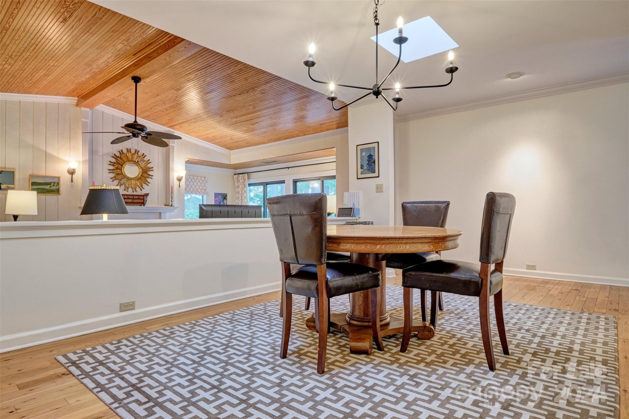 RIVER HILLS - Residential