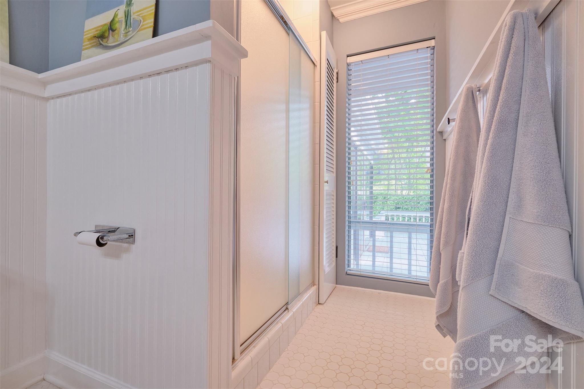 RIVER HILLS - Residential