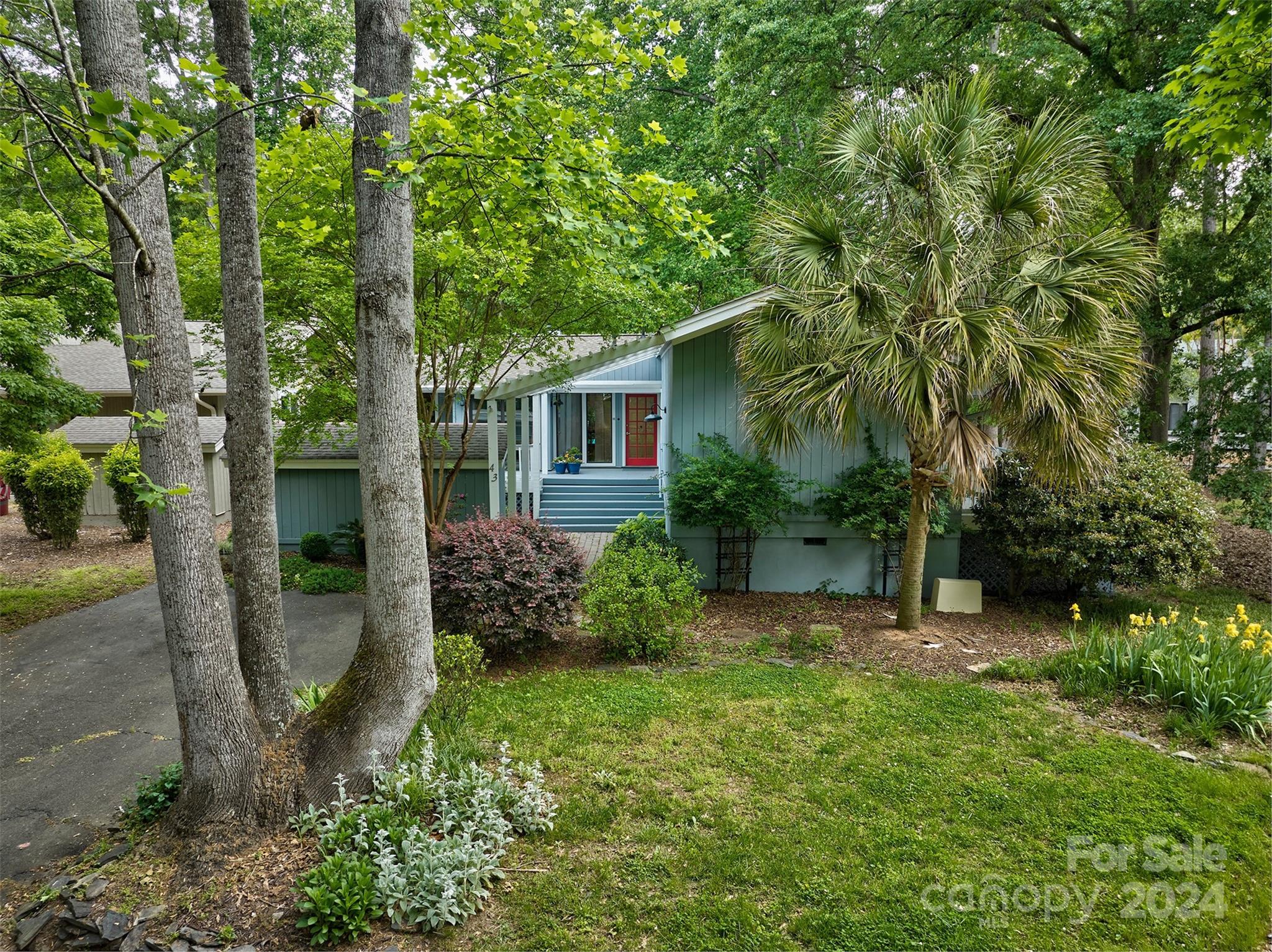 RIVER HILLS - Residential