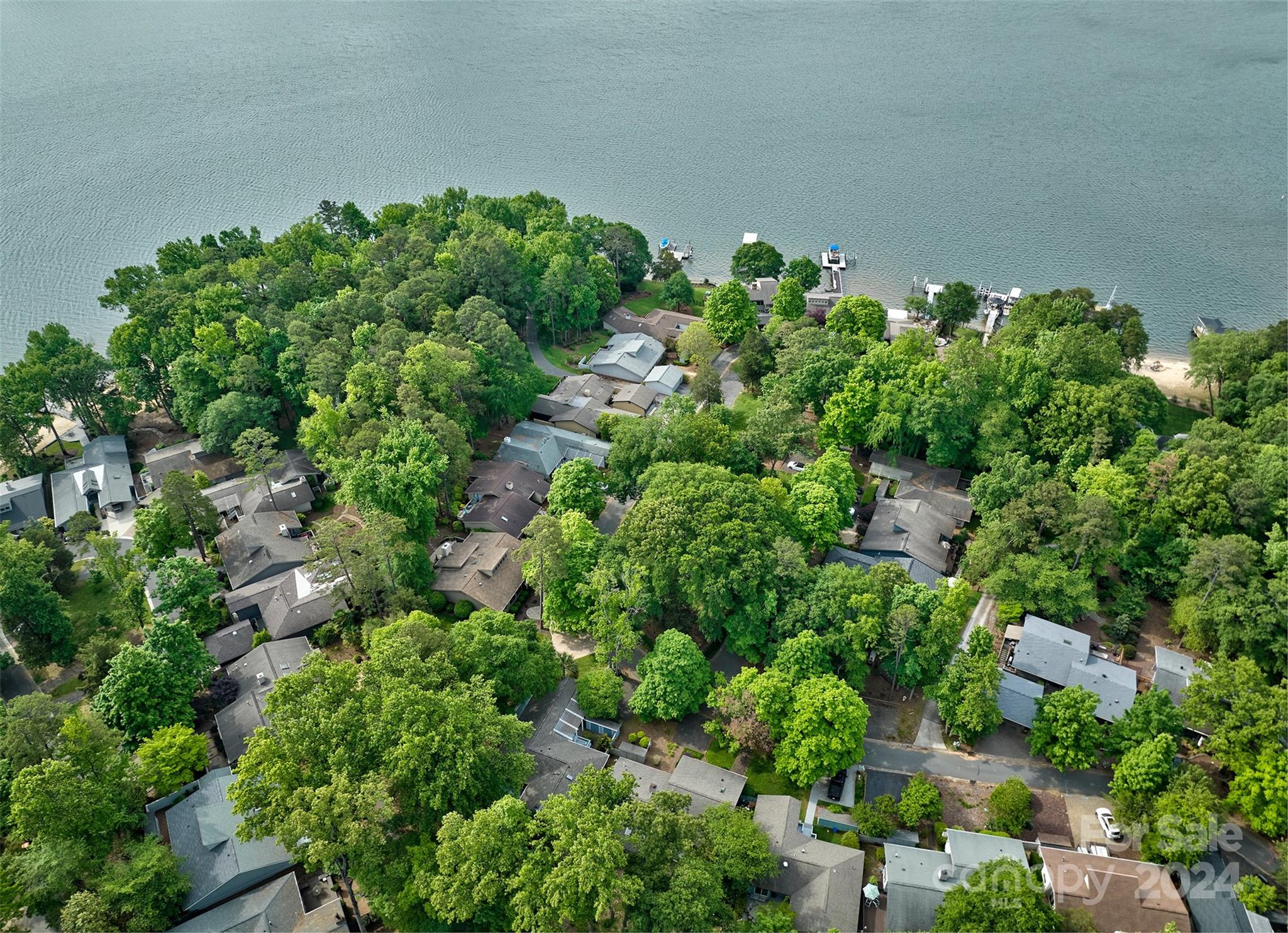 RIVER HILLS - Residential