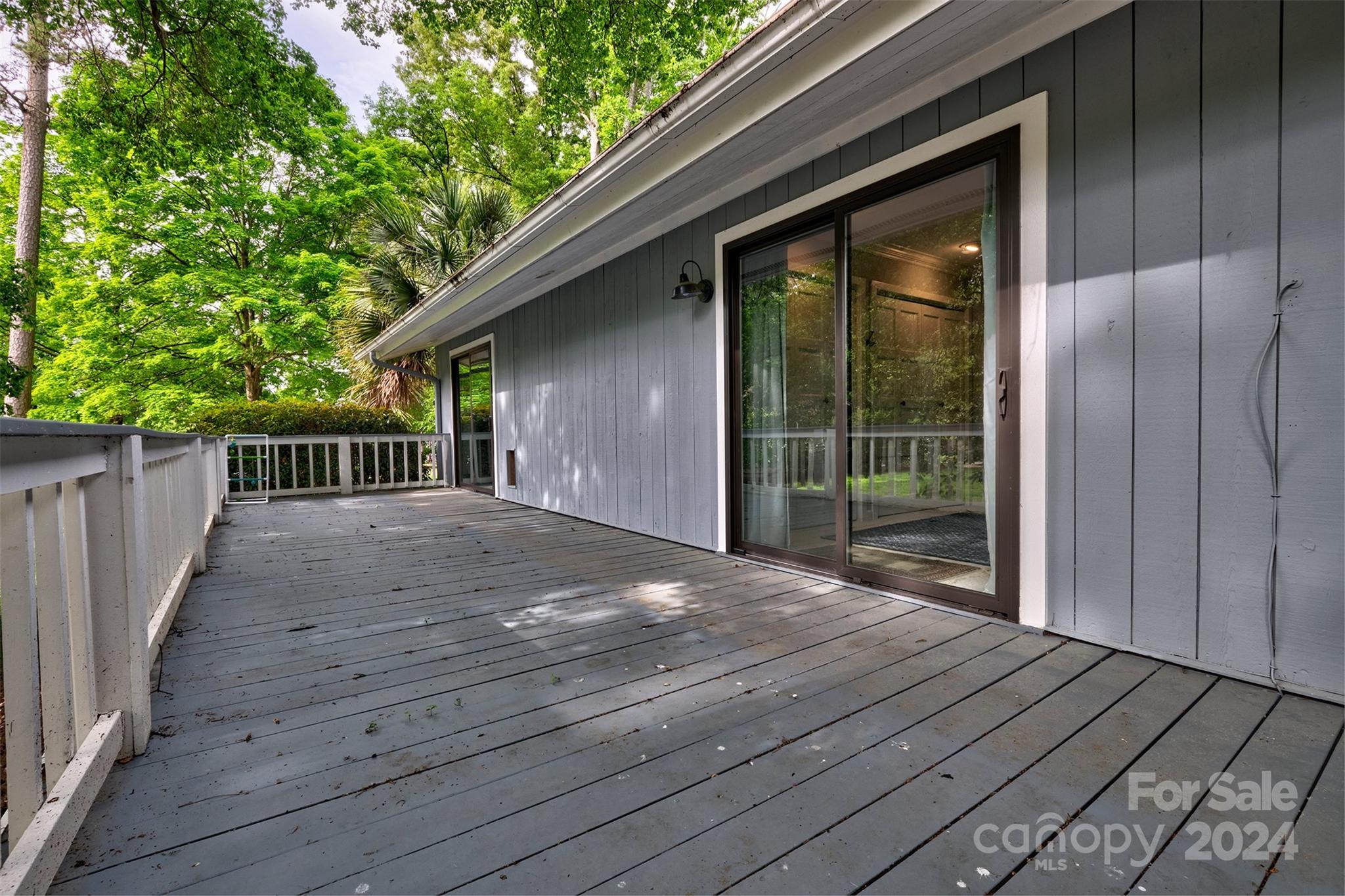 RIVER HILLS - Residential