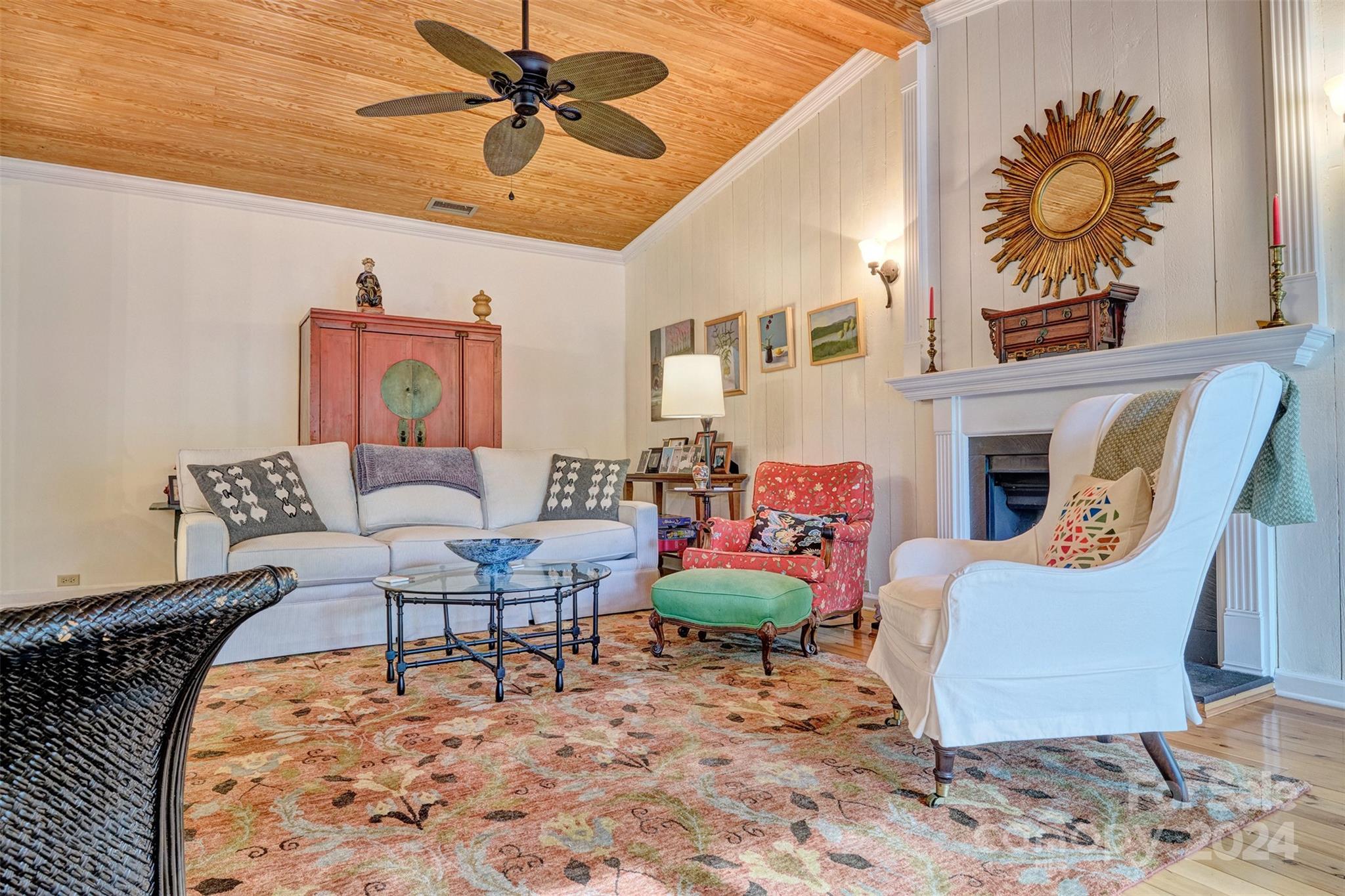 RIVER HILLS - Residential