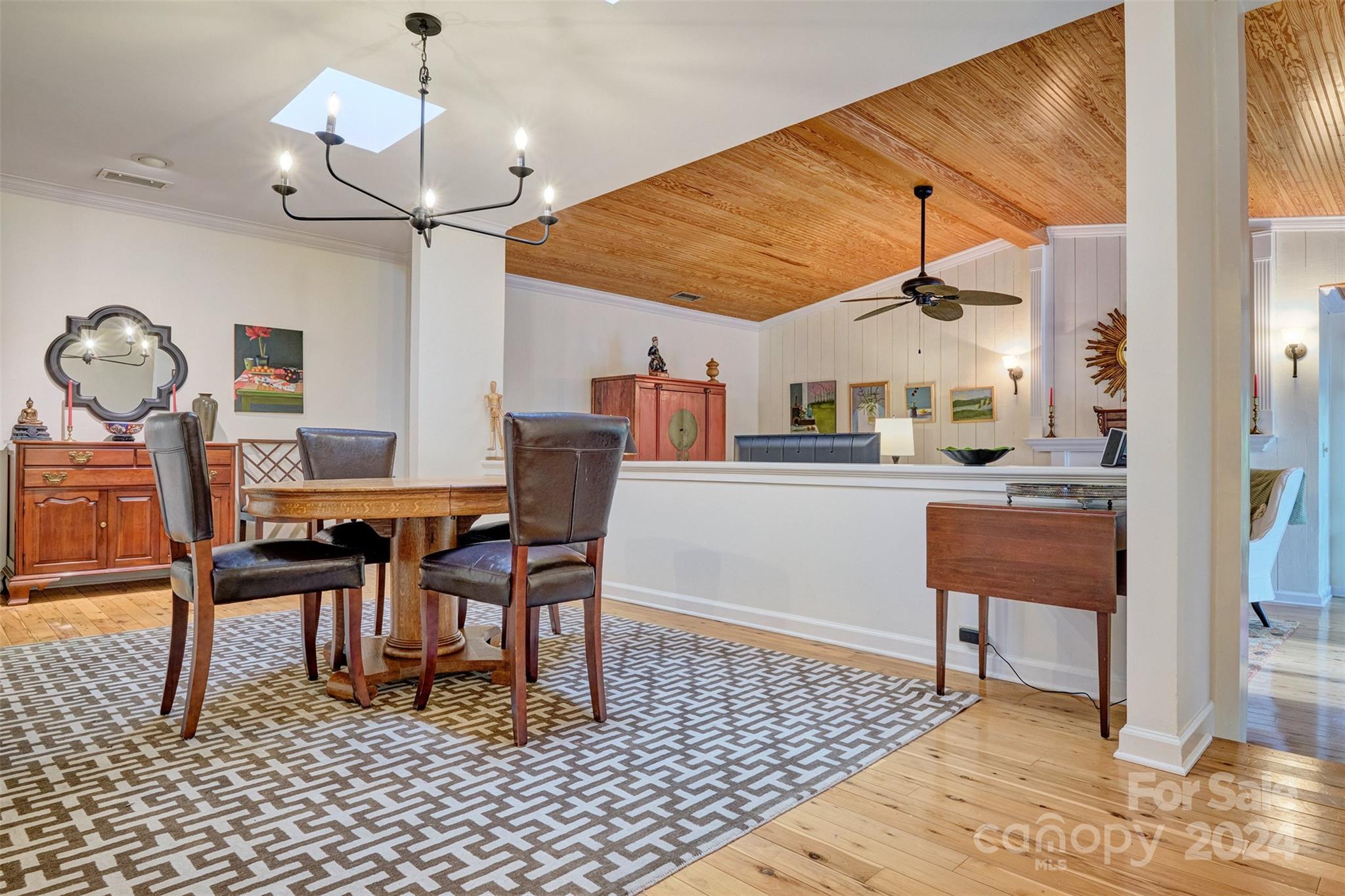 RIVER HILLS - Residential