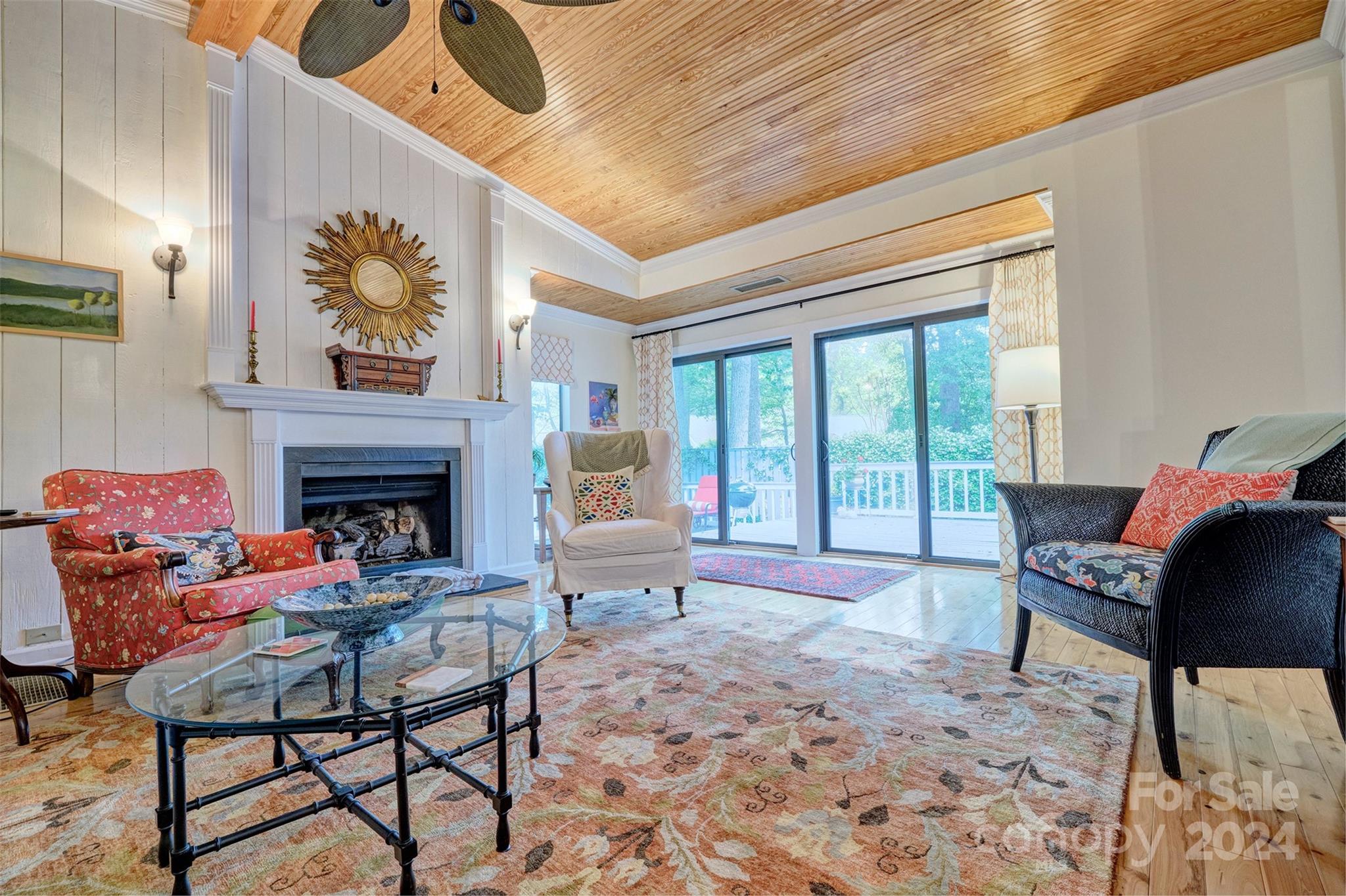 RIVER HILLS - Residential