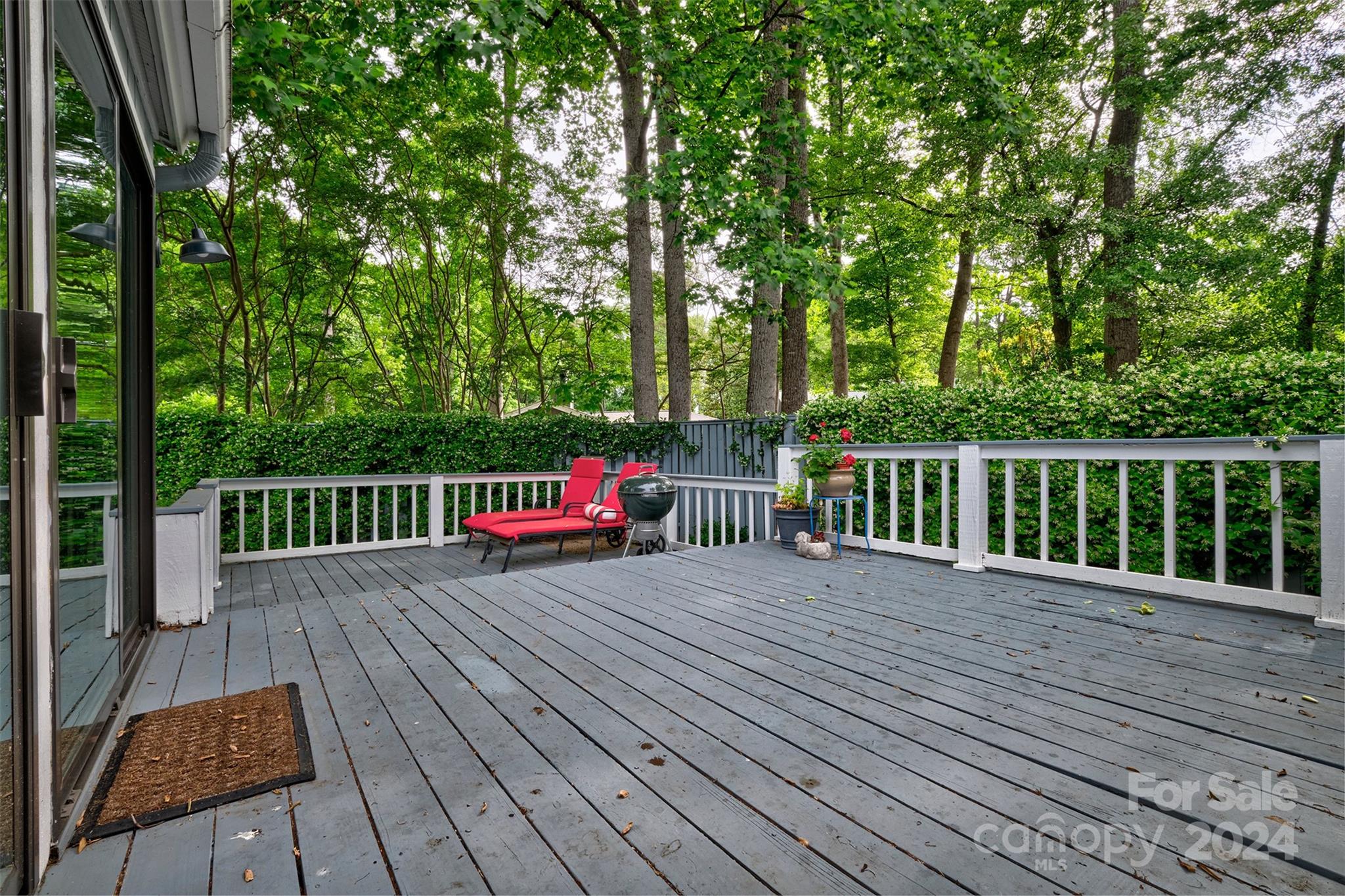 RIVER HILLS - Residential