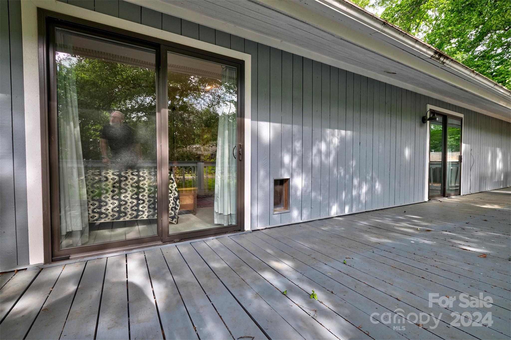 RIVER HILLS - Residential