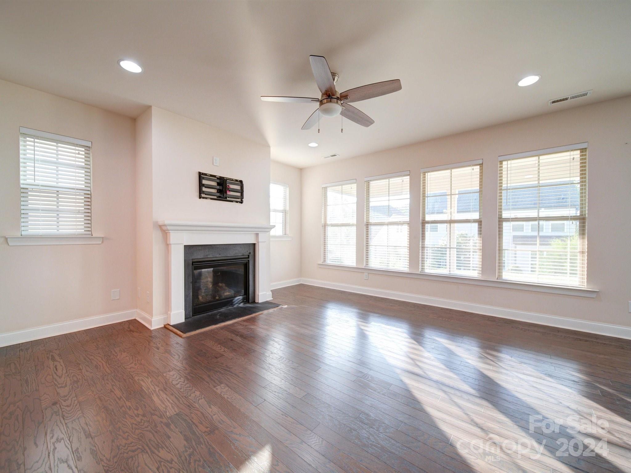 Oakland Pointe - Residential