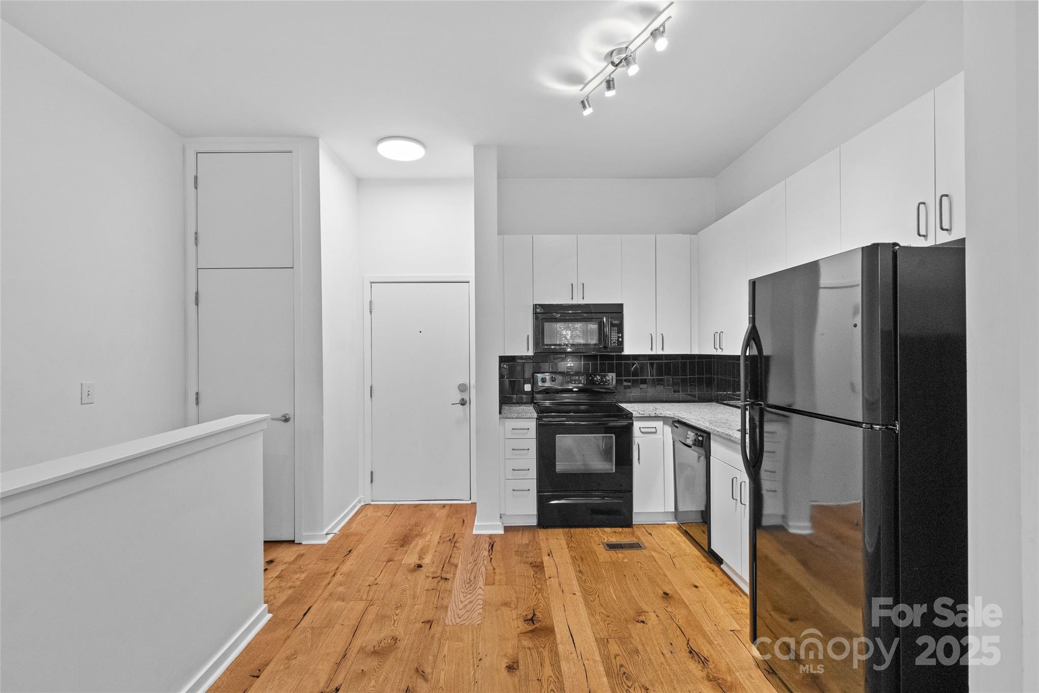 2125 Southend Drive 427