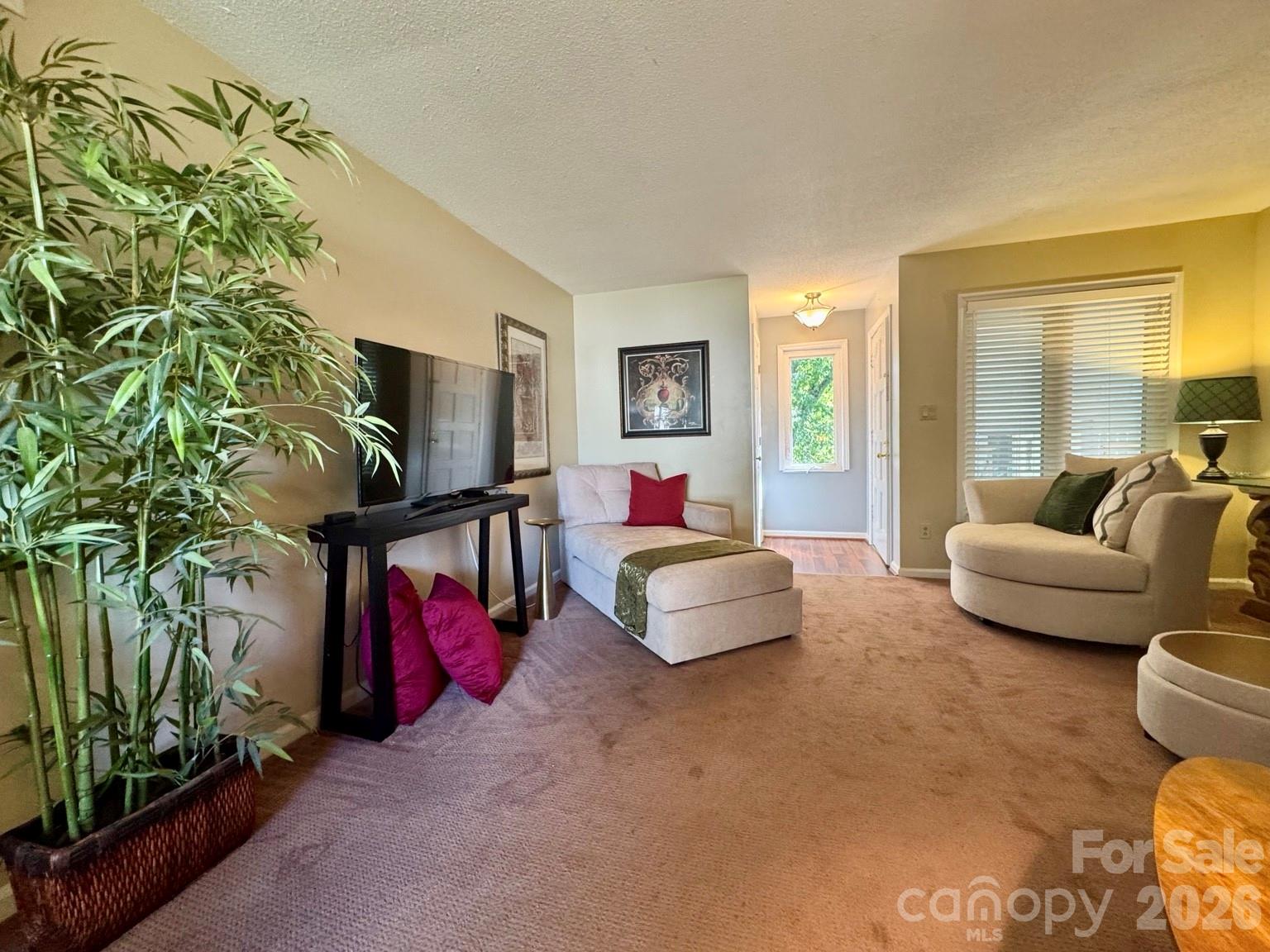 1905 Meadowlark Lane 32