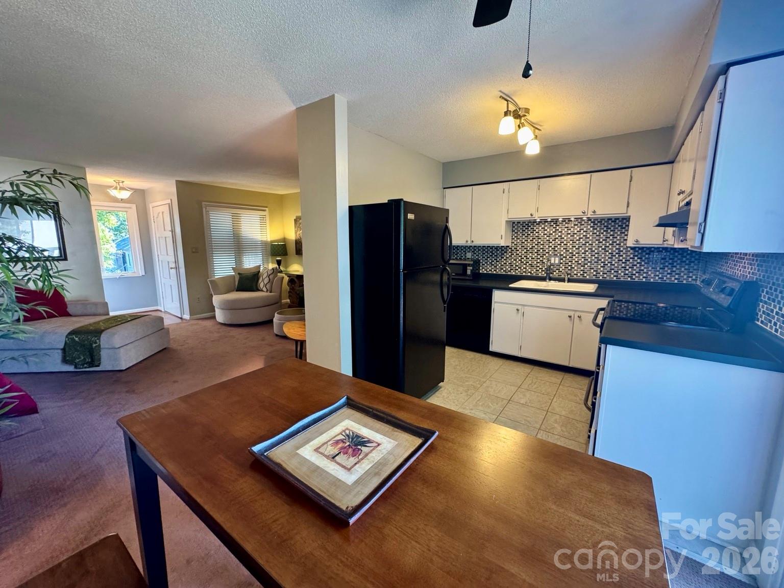 1905 Meadowlark Lane 32