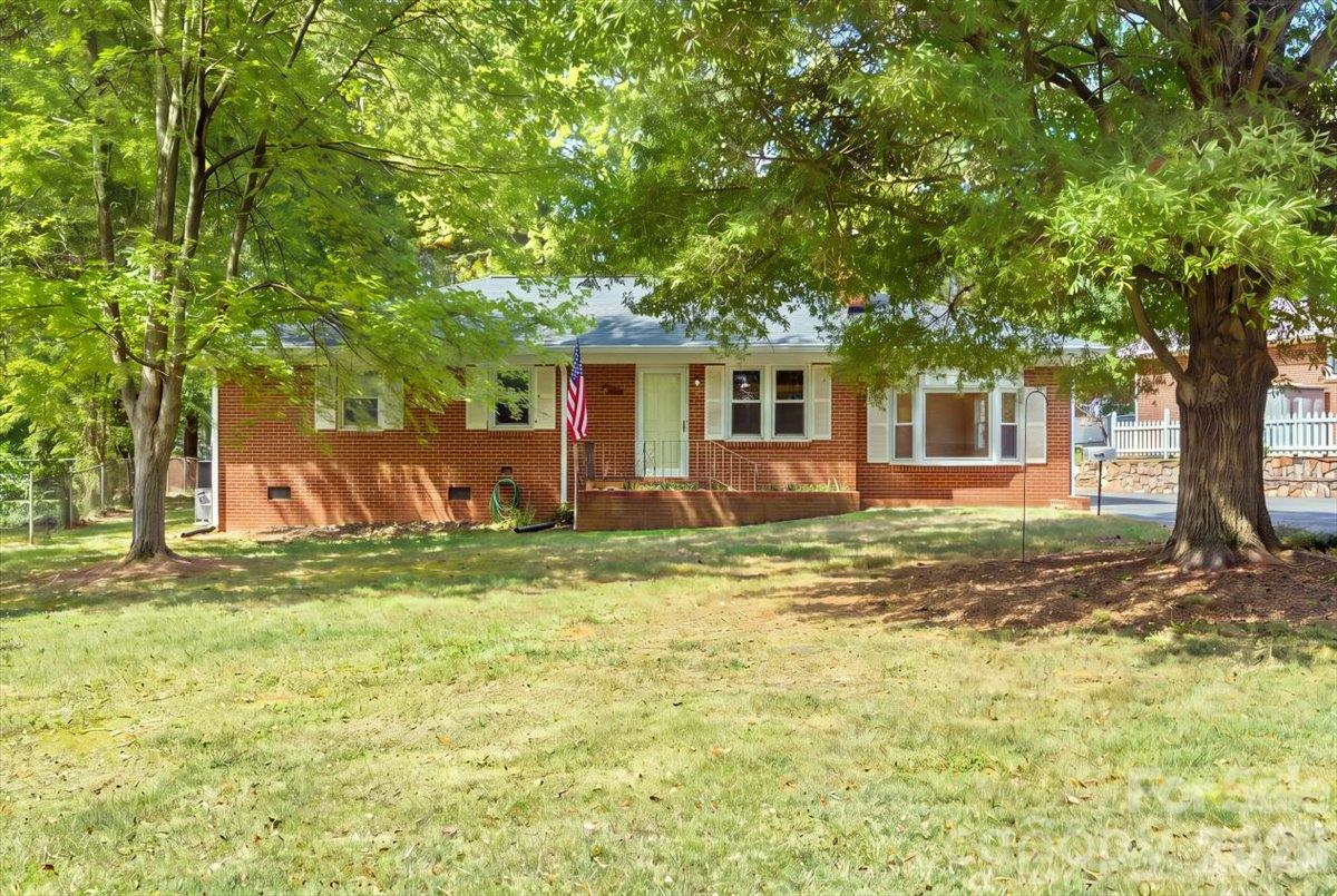 1115 Woodhaven Drive