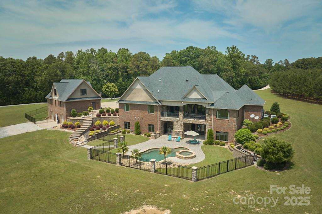 109 Oak Forest Drive