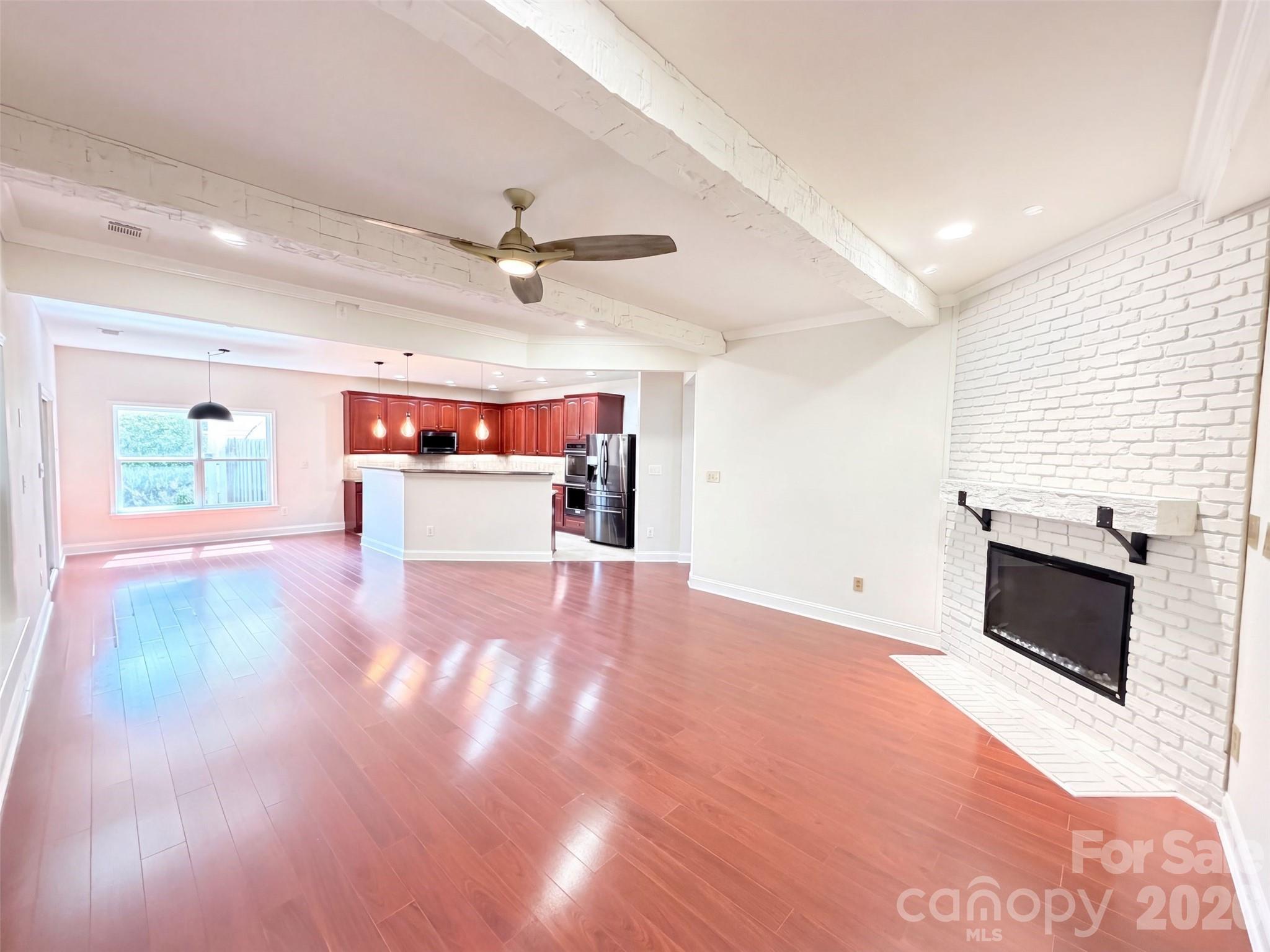 14903 Superior Street