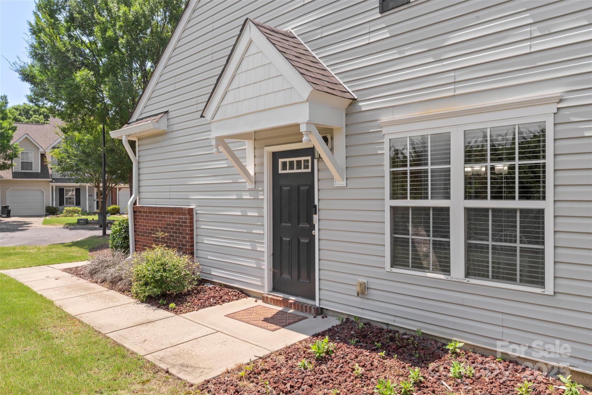 825 Rock Lake Glen