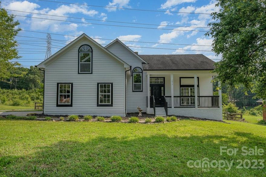 Come see this charming residence nestled in a desirable neighborhood of Charlotte. This beautiful home offers a comfortable and inviting atmosphere. As you step inside, you’ll be greeted by a spacious and bright living area, filled with natural light that streams through large windows. The open floor plan seamlessly connects the living room, dining area, and kitchen, creating an ideal space for entertaining and spending quality time. The kitchen features modern appliances, ample storage space, and a convenient breakfast bar. Whether you’re hosting dinner parties or preparing everyday meals, this well-designed kitchen will cater to your culinary needs. The primary bedroom is on the main floor, boasting generous proportions, a walk-in closet, and an en-suite bathroom. Three additional bedrooms provide versatile spaces that can be used as guest rooms, a home office, etc. The backyard is a haven for relaxation and enjoyment as it offers plenty of room for outdoor activities.