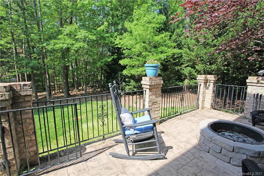 Victoria Lake - Residential