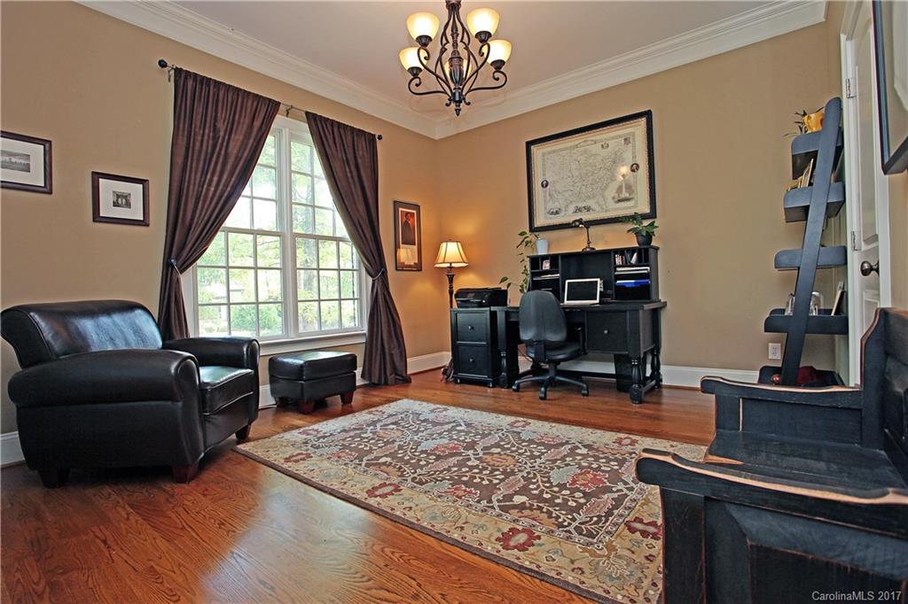 Victoria Lake - Residential