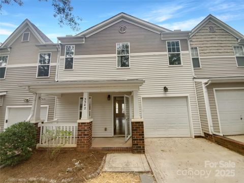 5542 Santeelah Court Charlotte NC 28217