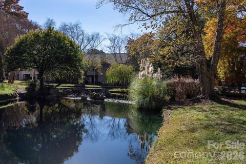 2536 Stradbrook Drive B Charlotte NC 28210