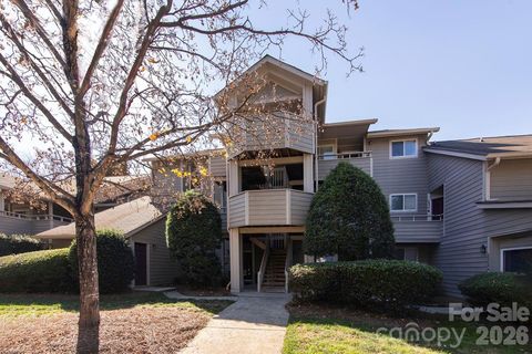 2536 Stradbrook Drive B Charlotte NC 28210