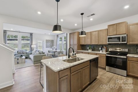 7721 Ethora Way Charlotte NC 28216