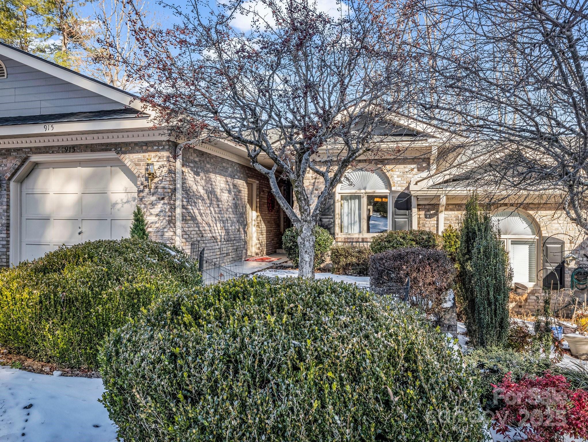 Pine Ridge Condos - Residential