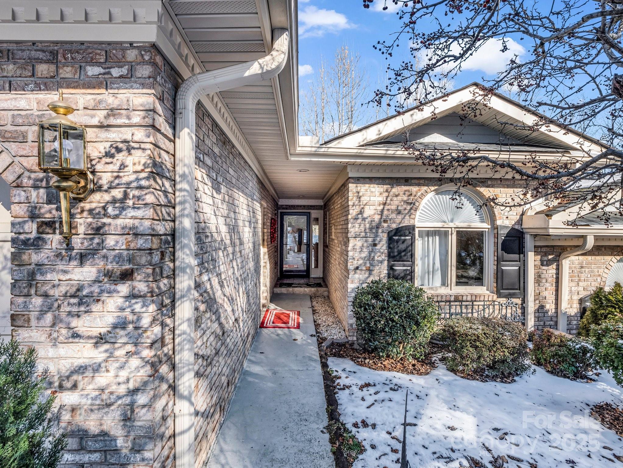 Pine Ridge Condos - Residential