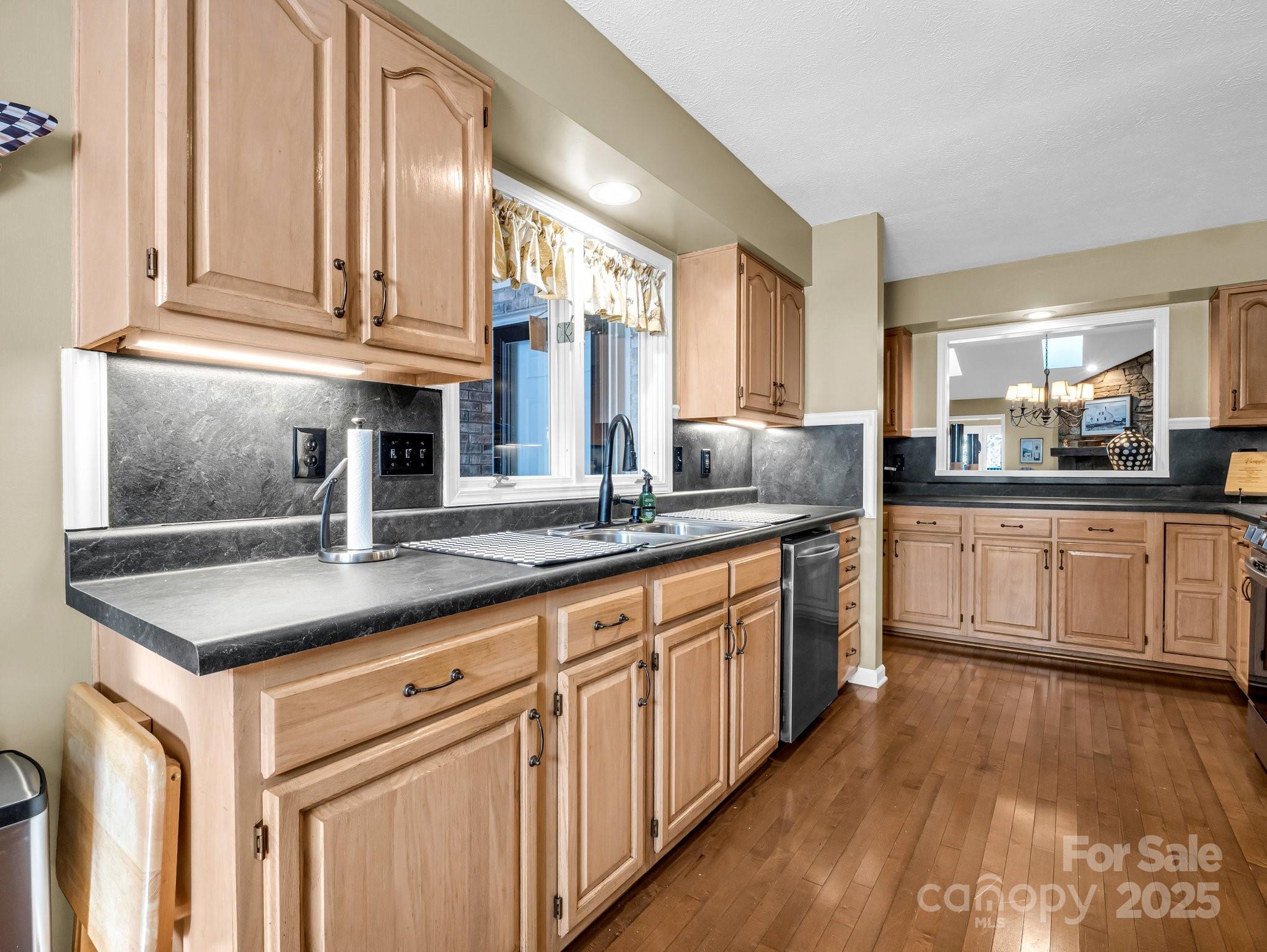 Pine Ridge Condos - Residential