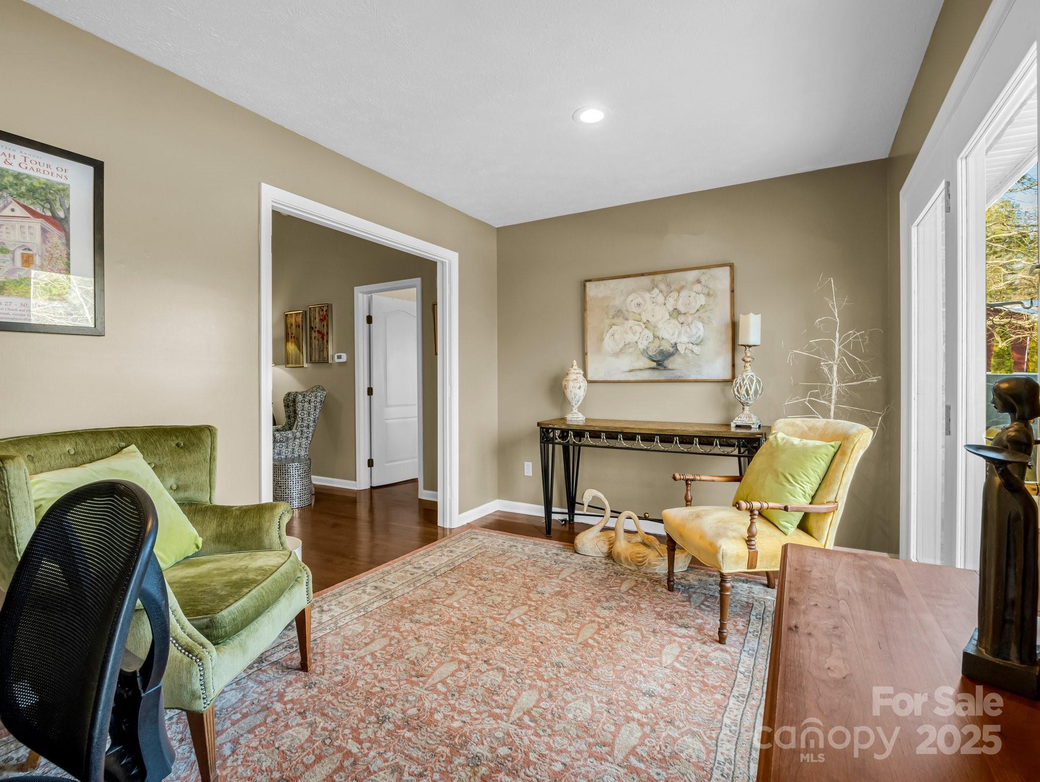 Pine Ridge Condos - Residential
