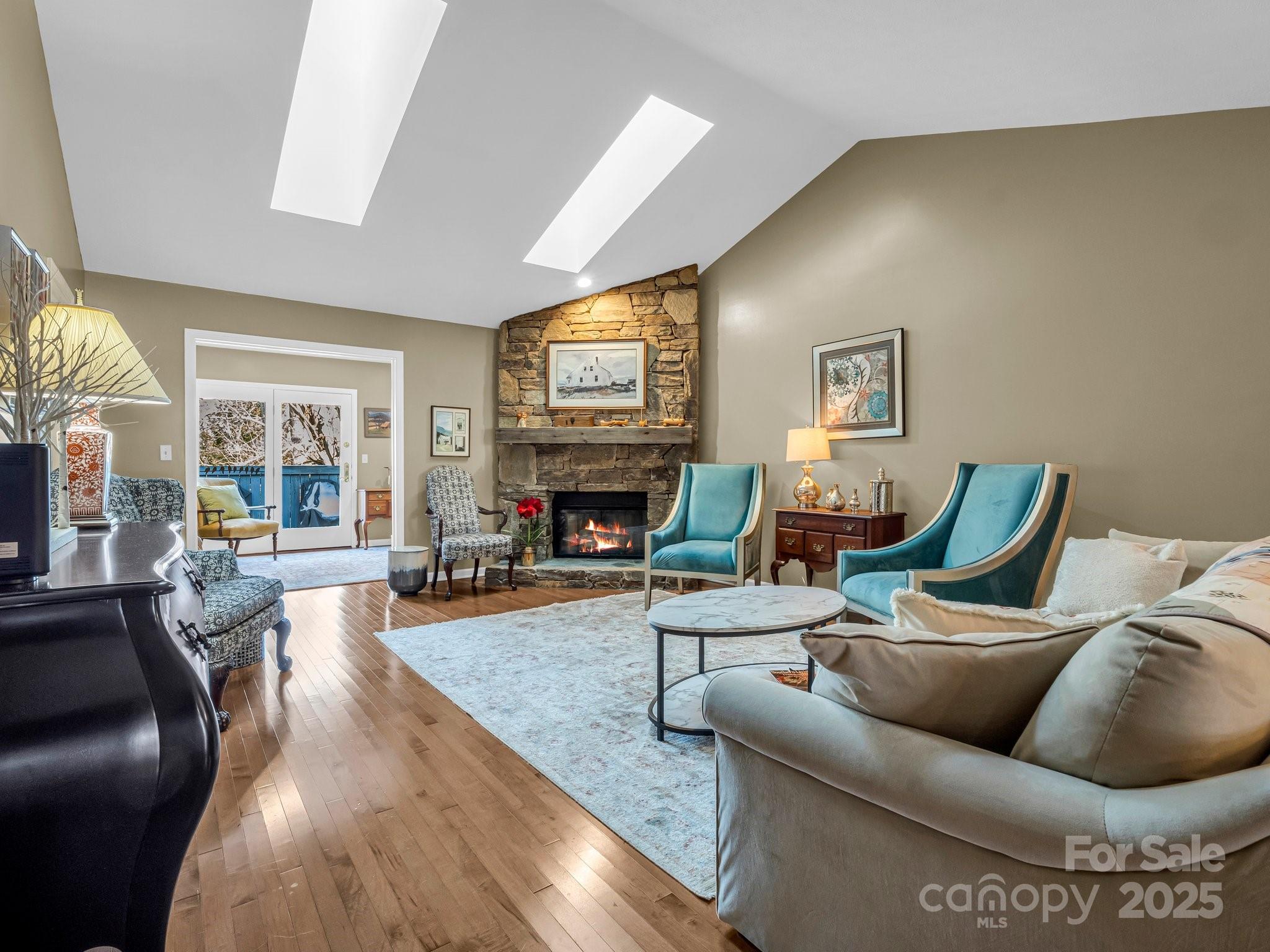 Pine Ridge Condos - Residential