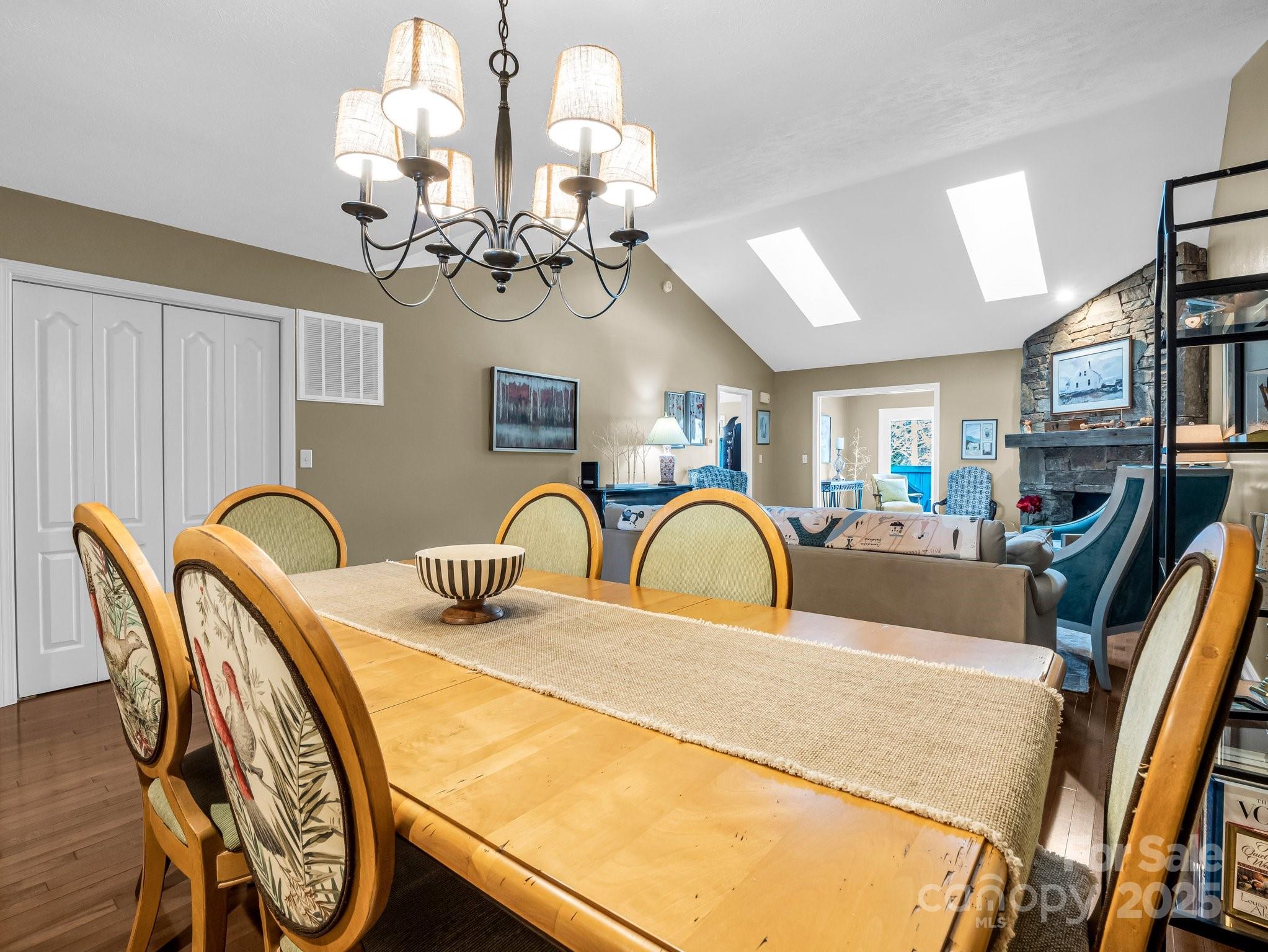 Pine Ridge Condos - Residential