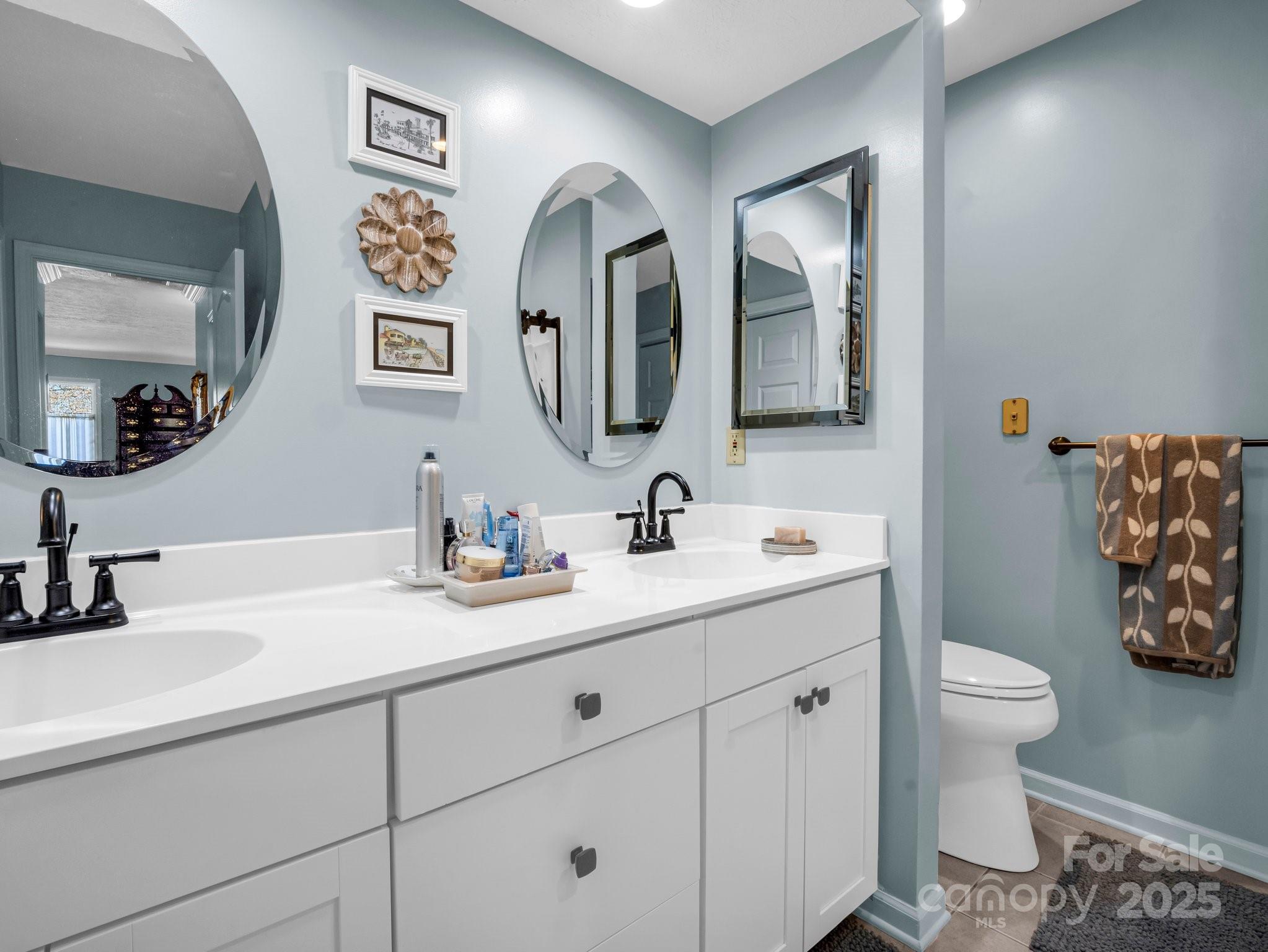 Pine Ridge Condos - Residential