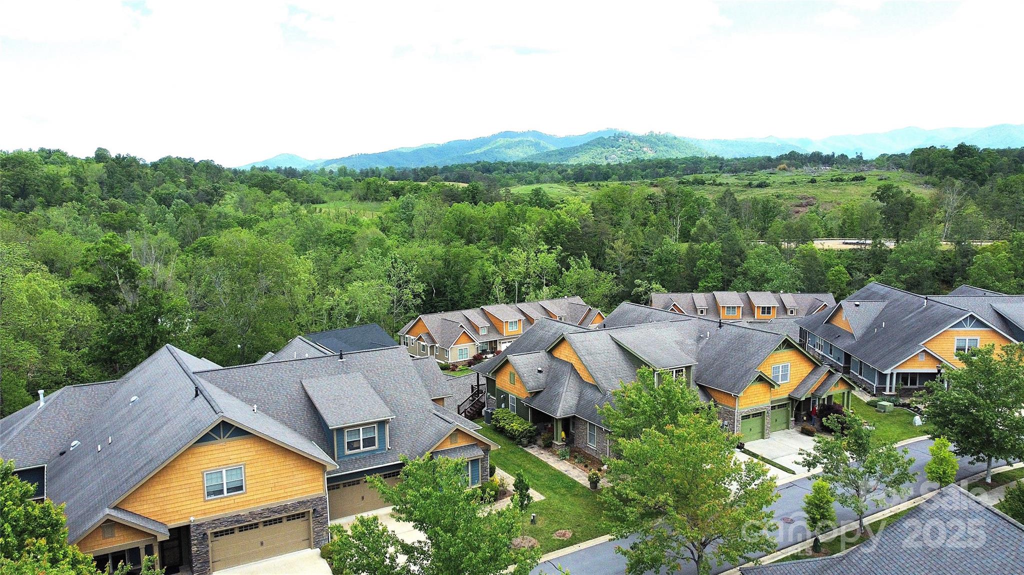 5 Holland Mountain View