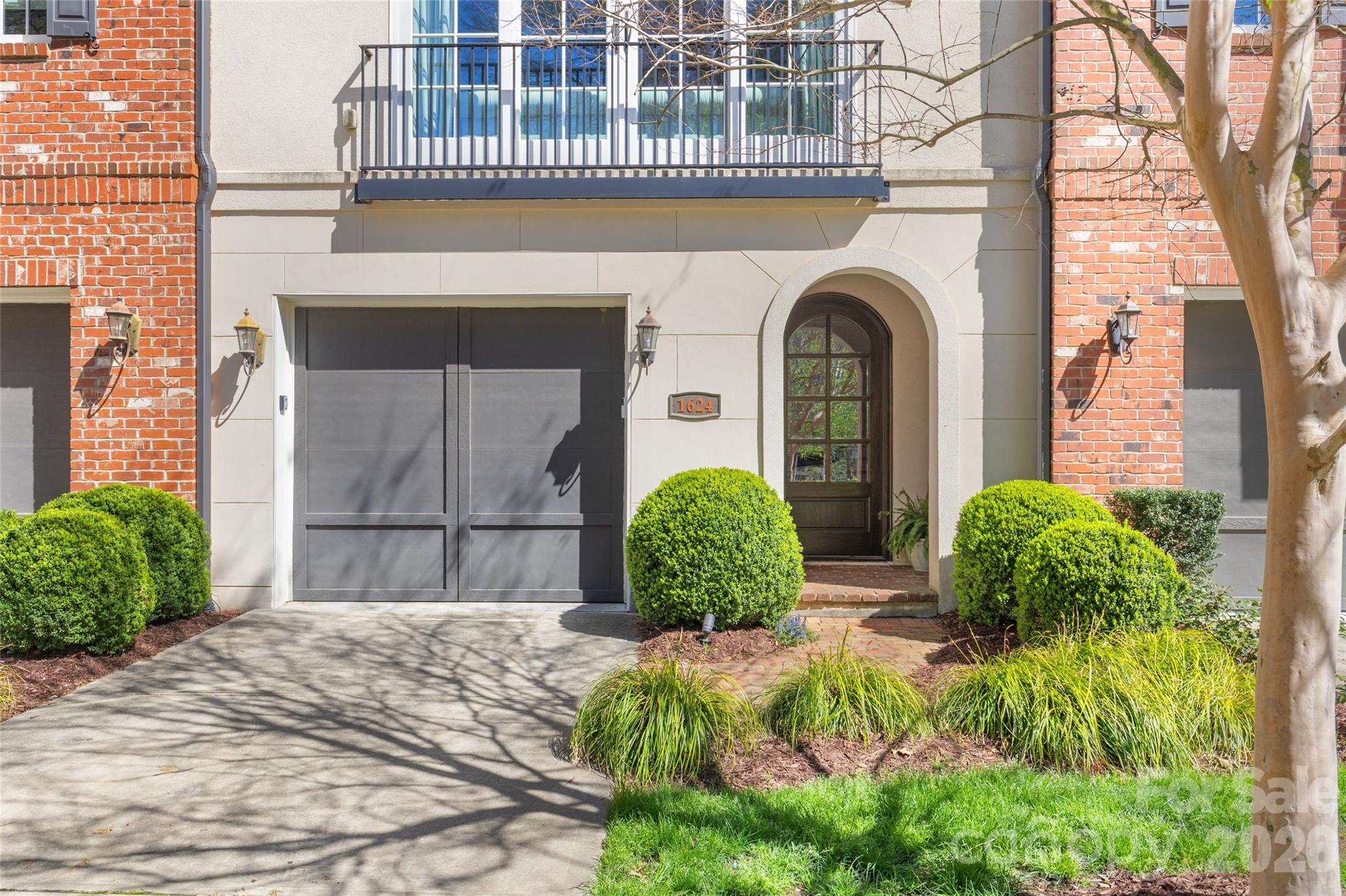 1624 Lombardy Circle