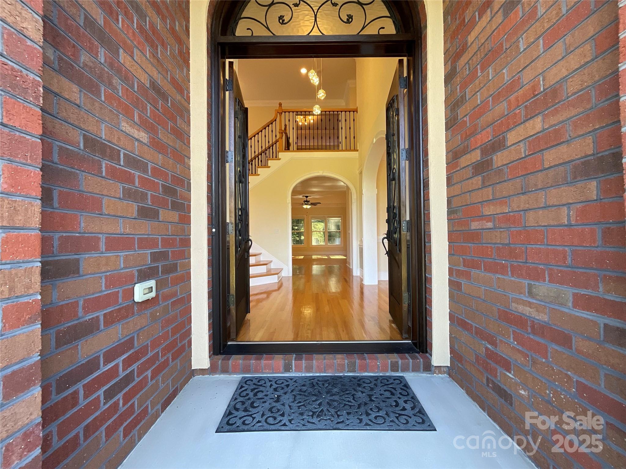 4 Royal Vista Way