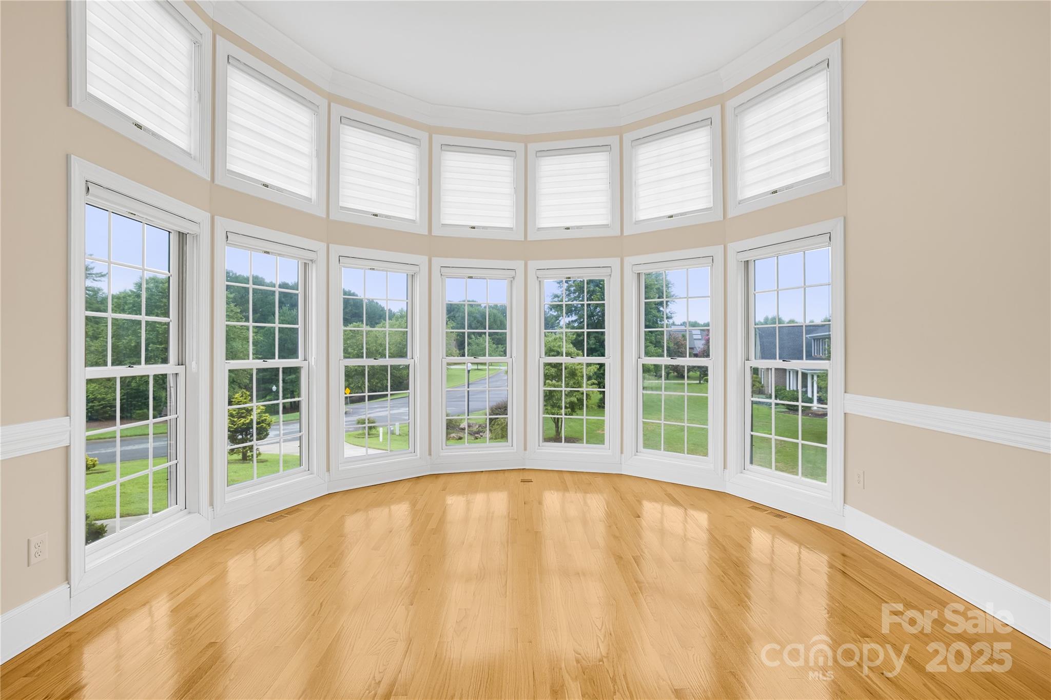 4 Royal Vista Way