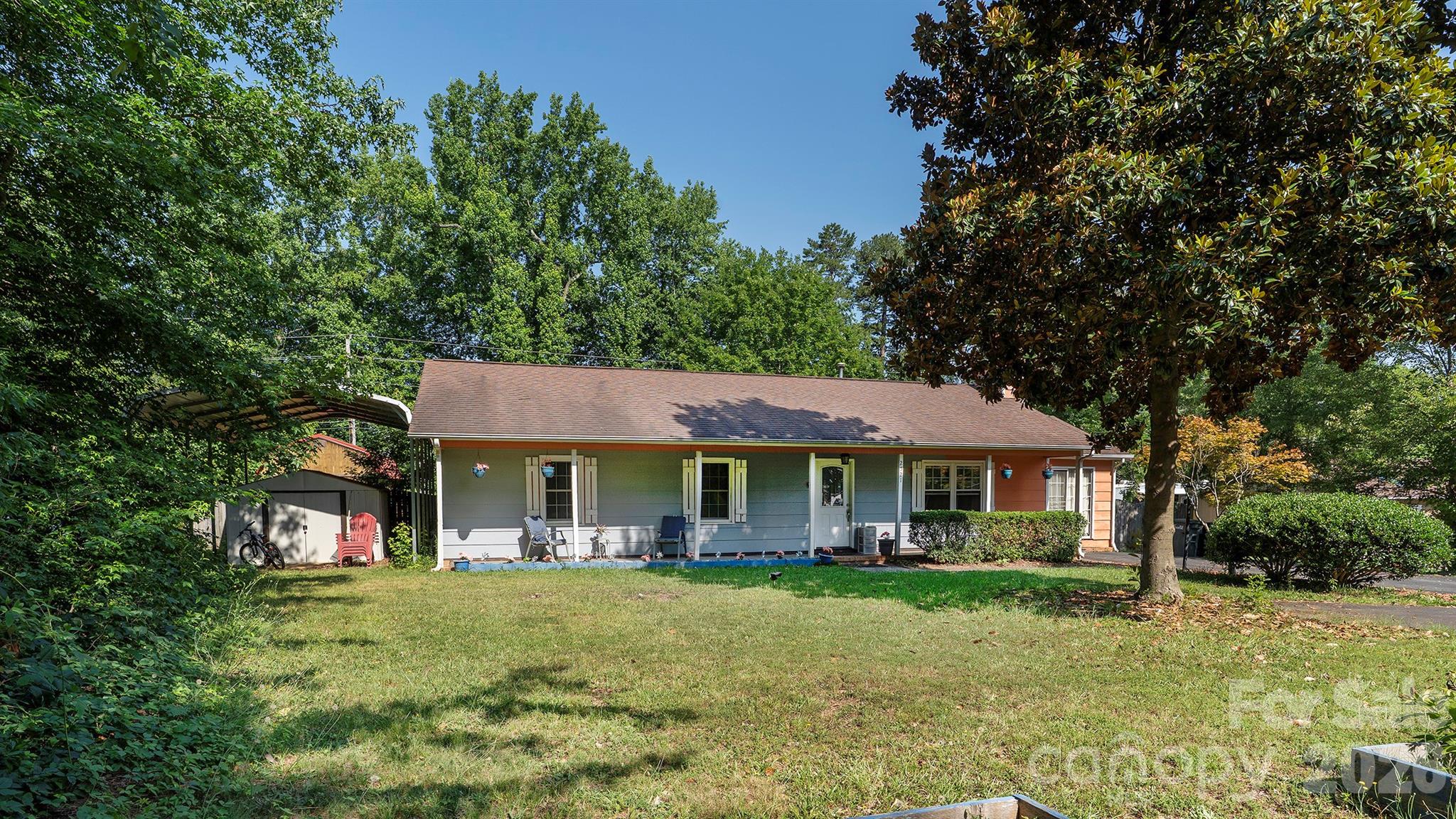 2521 Kempsar Lane