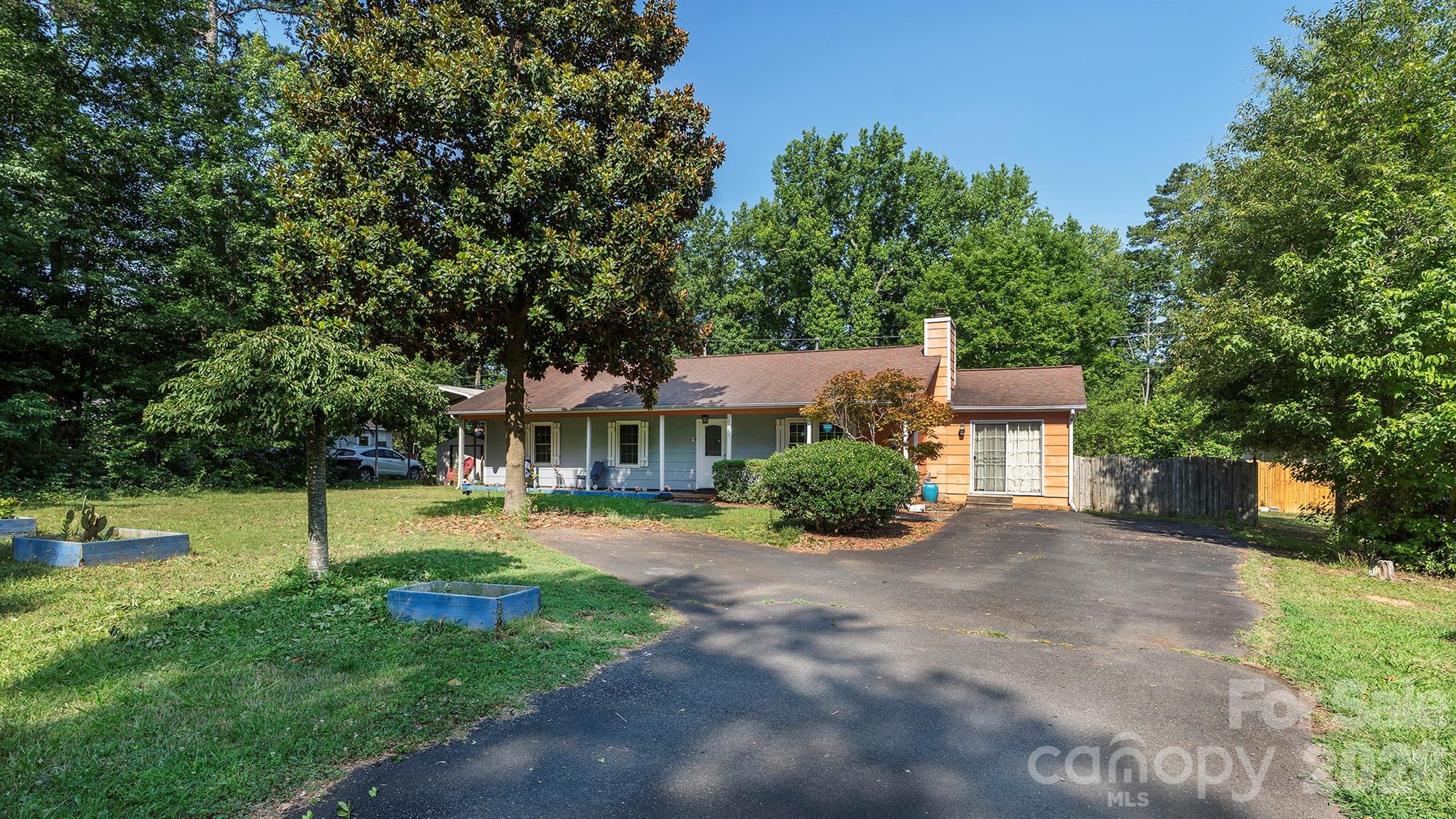 2521 Kempsar Lane